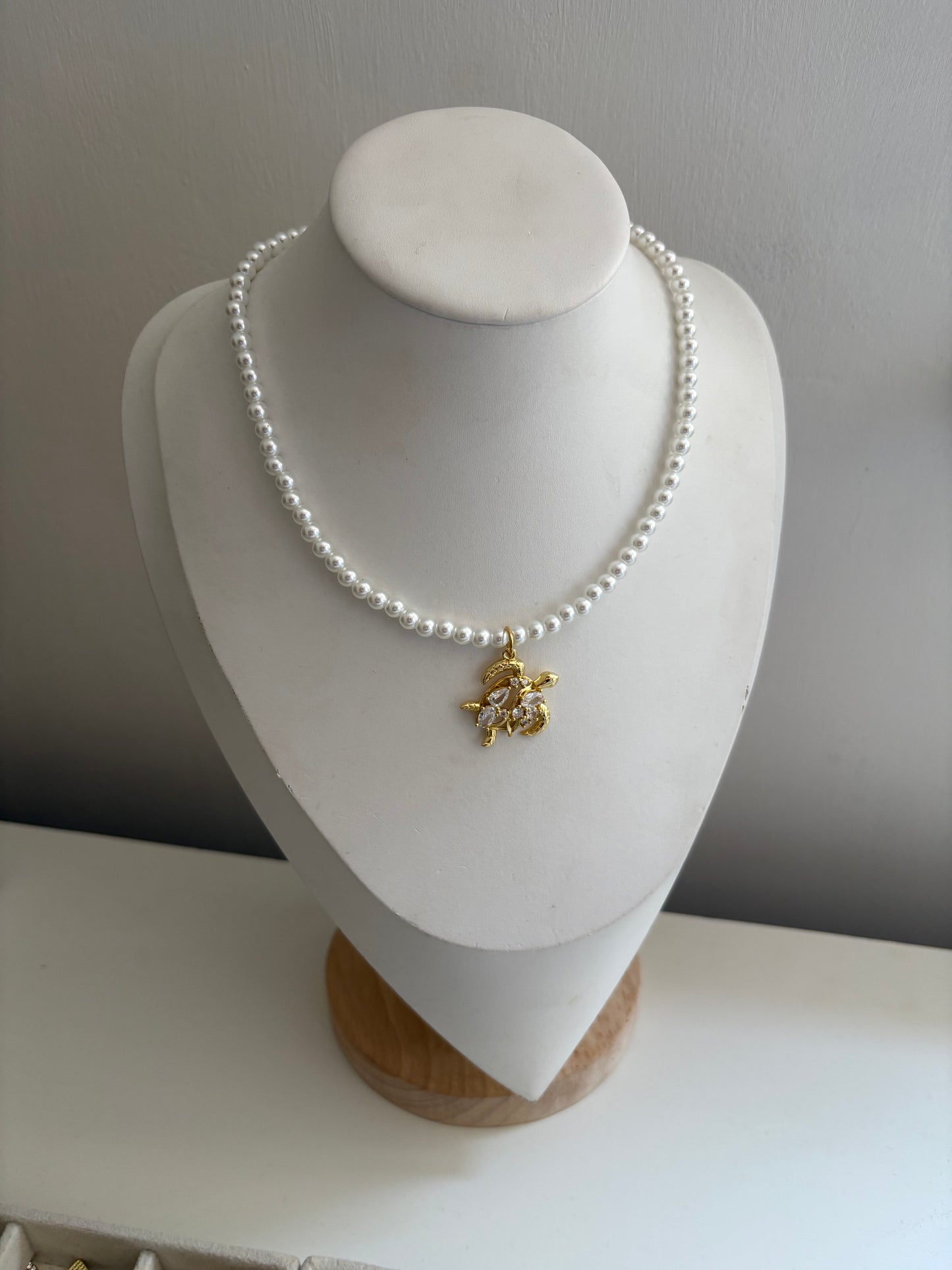 Diamante Turtle & Pearl Necklace